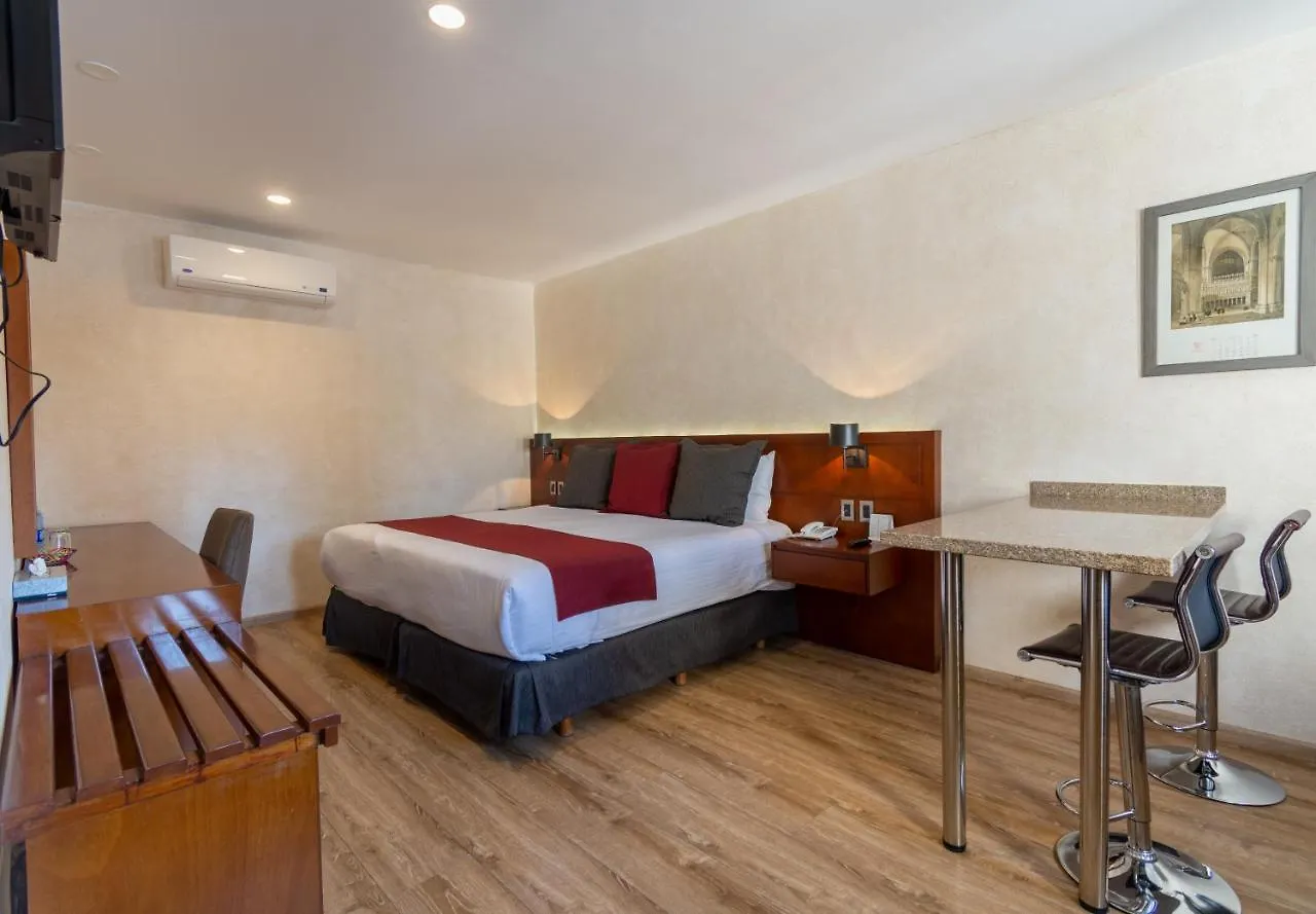 Hotel Madero Queretaro 4*,